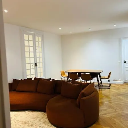 Au Pied De La Tour Eiffel Apartmán